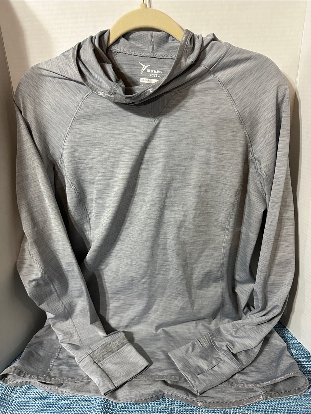 Old Navy Men's Gray Lightweight Hooded Active Pullover